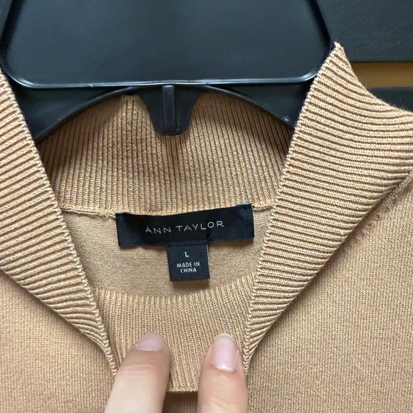 Sleeveless Tan Top - Picture 2 of 3